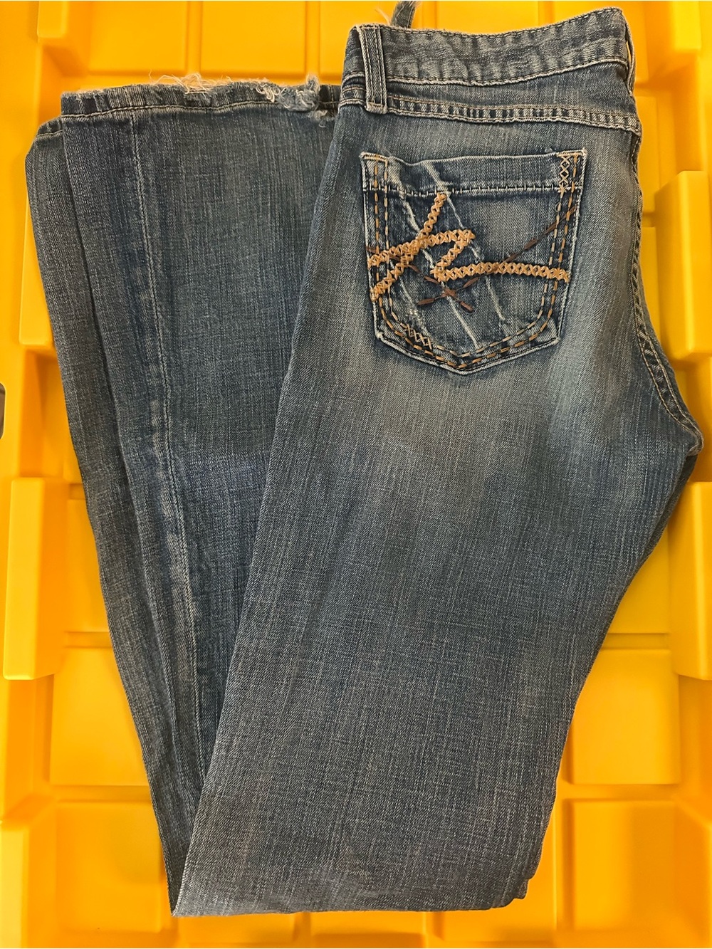 BKE Women’s Boot Cut Jeans in Medium Blue with Tan Stitching